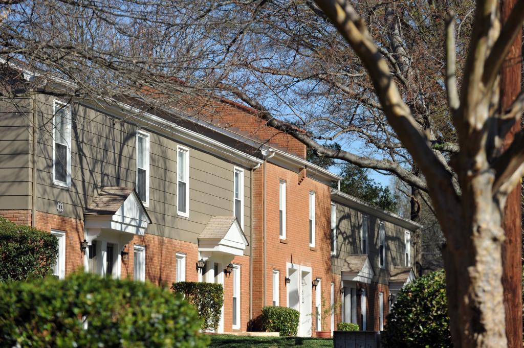 English Garden Townhomes Lerner Apartments